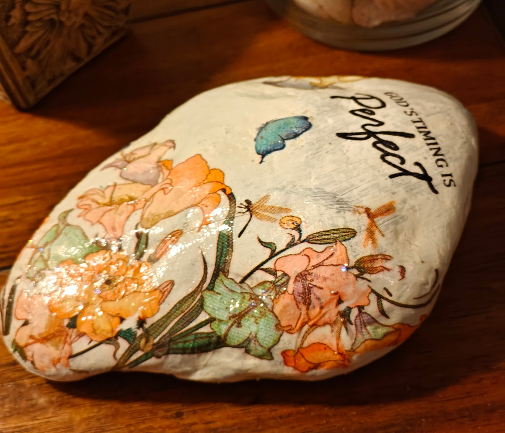 God’s Timing is Perfect" Hand-Designed Floral Stone – Medium Off-White Decor