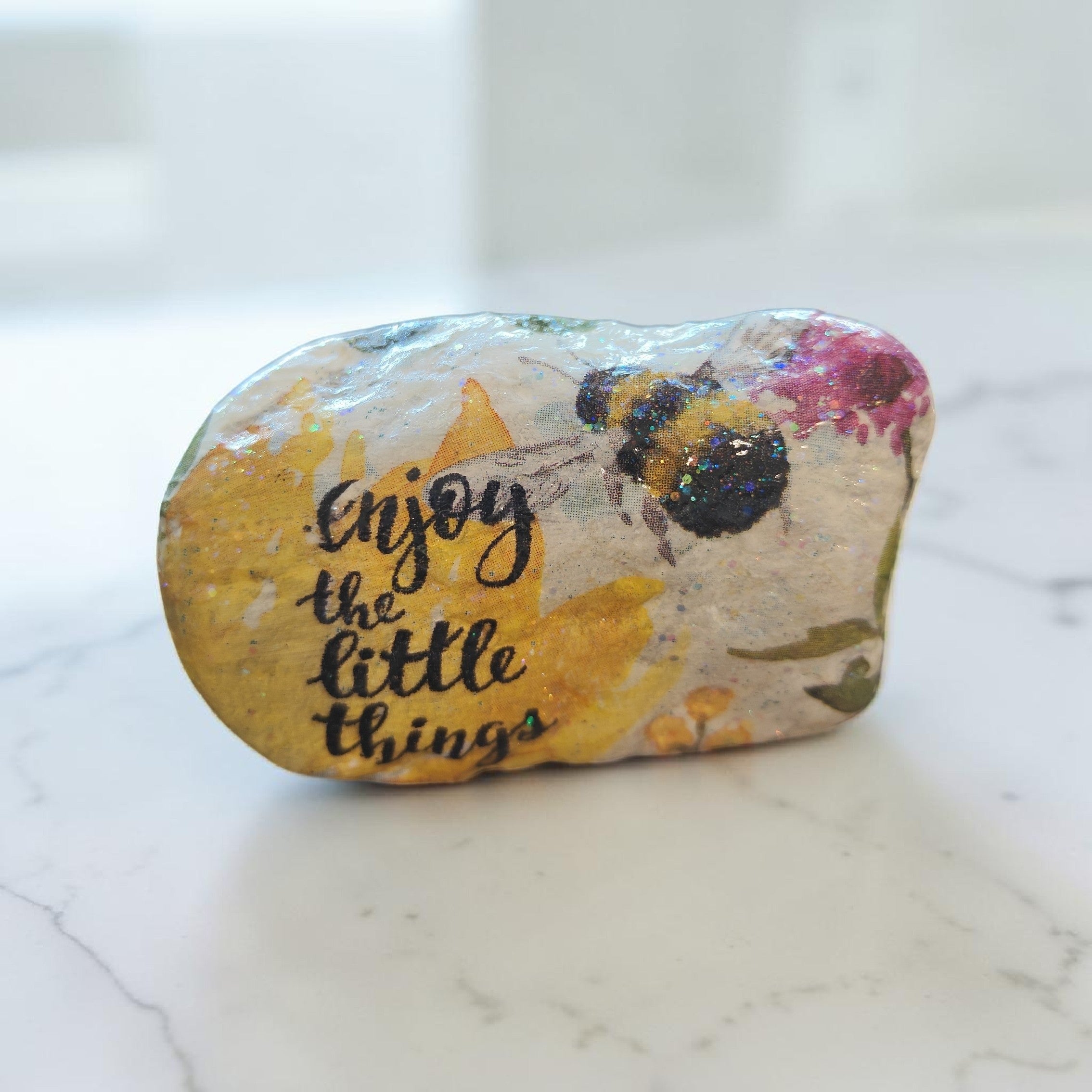 "Enjoy The Little Things" Natural Small Stone – Purple Flower & Bumblebee Decor