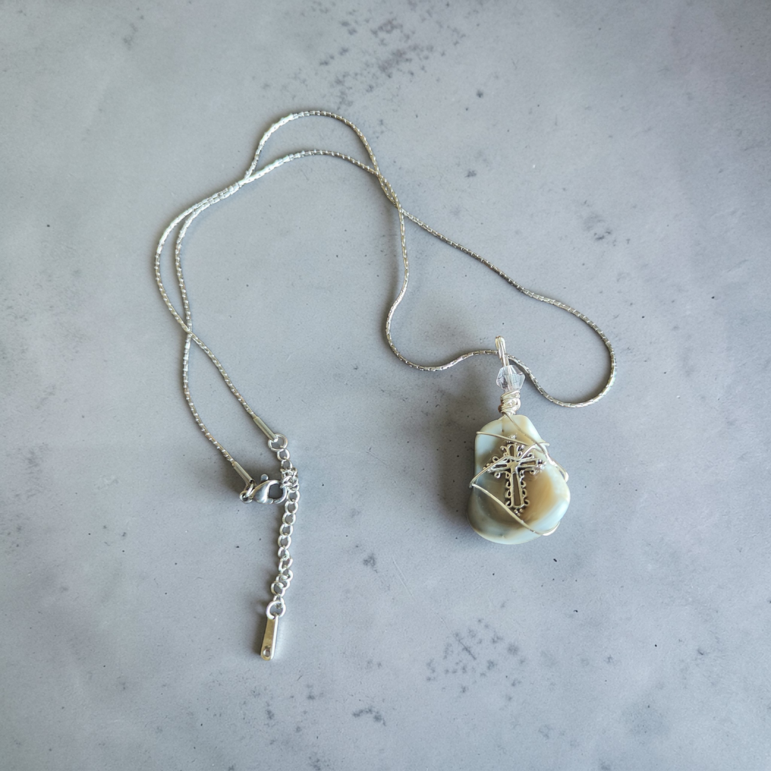 Charcoal Shell & Silver Grace Necklace