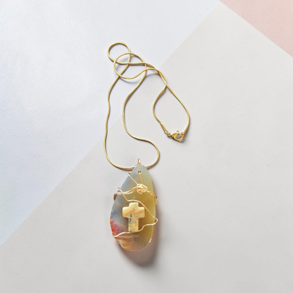 Golden Light Wire-Wrapped Natural Stone Cross Necklace – 18k Gold Plated Chain with Prayer Card