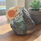 "Let Go and Let God" Mountain Peak Shell – Self-Standing Natural Decor