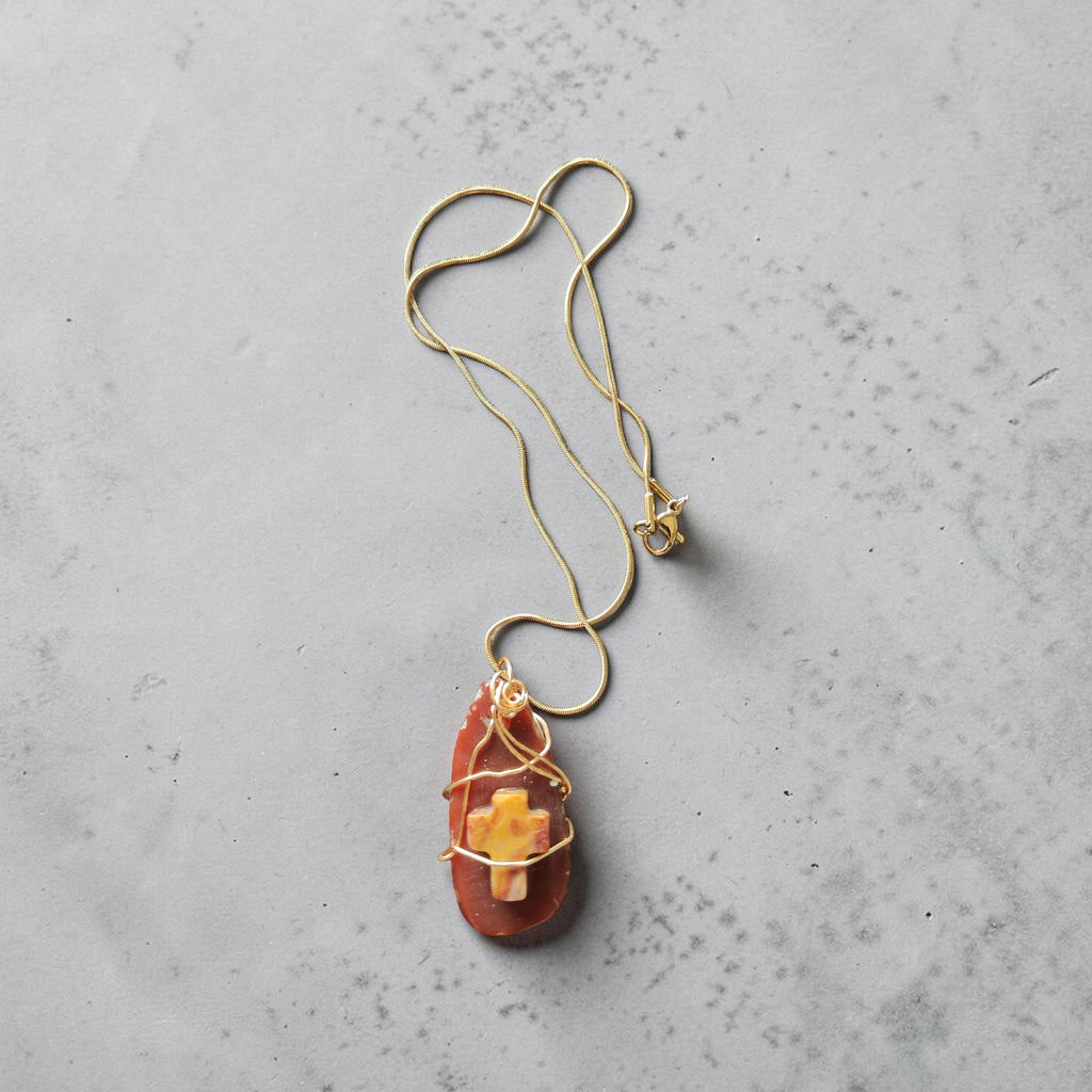 🌟 Gold Wire-Wrapped Burgundy Cross Stone Necklace