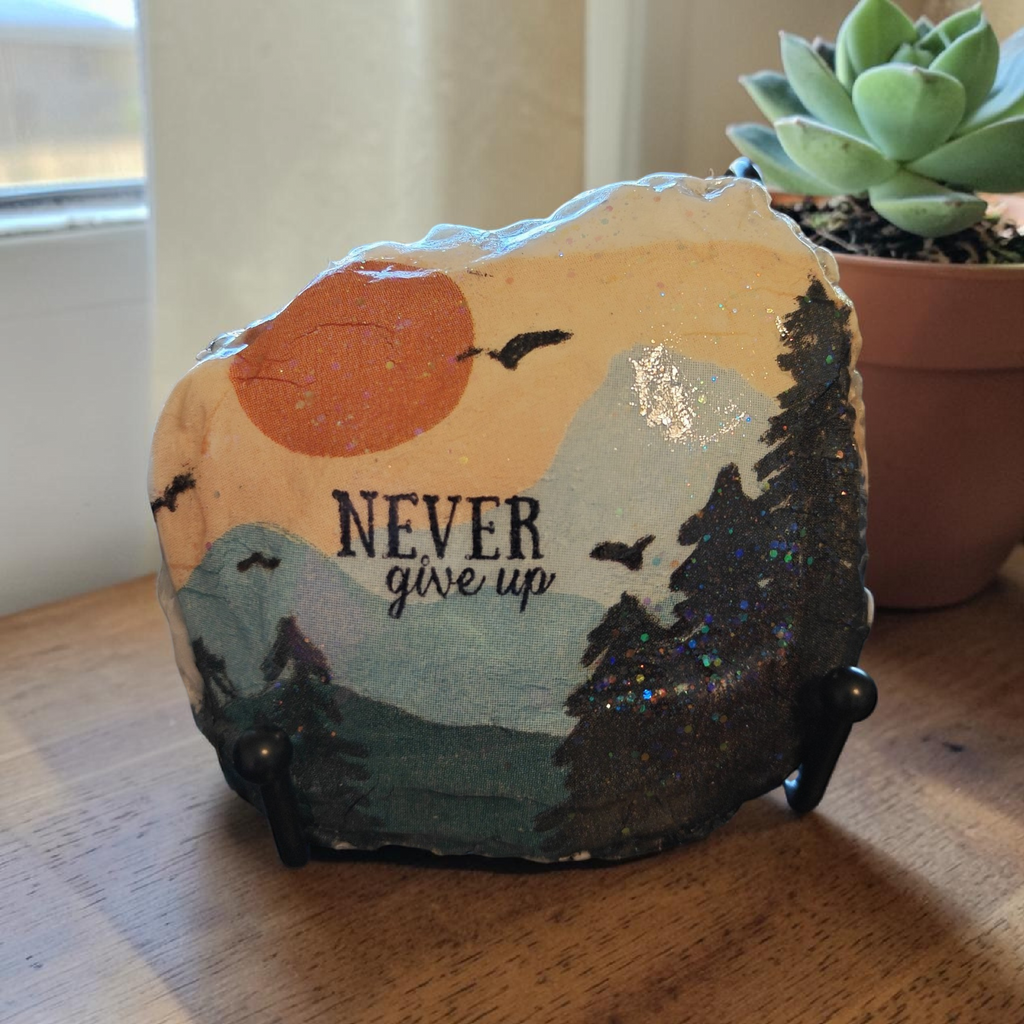 "Never Give Up" Mountain Scenery Decoupage Shell – Faith-Based Inspirational Art