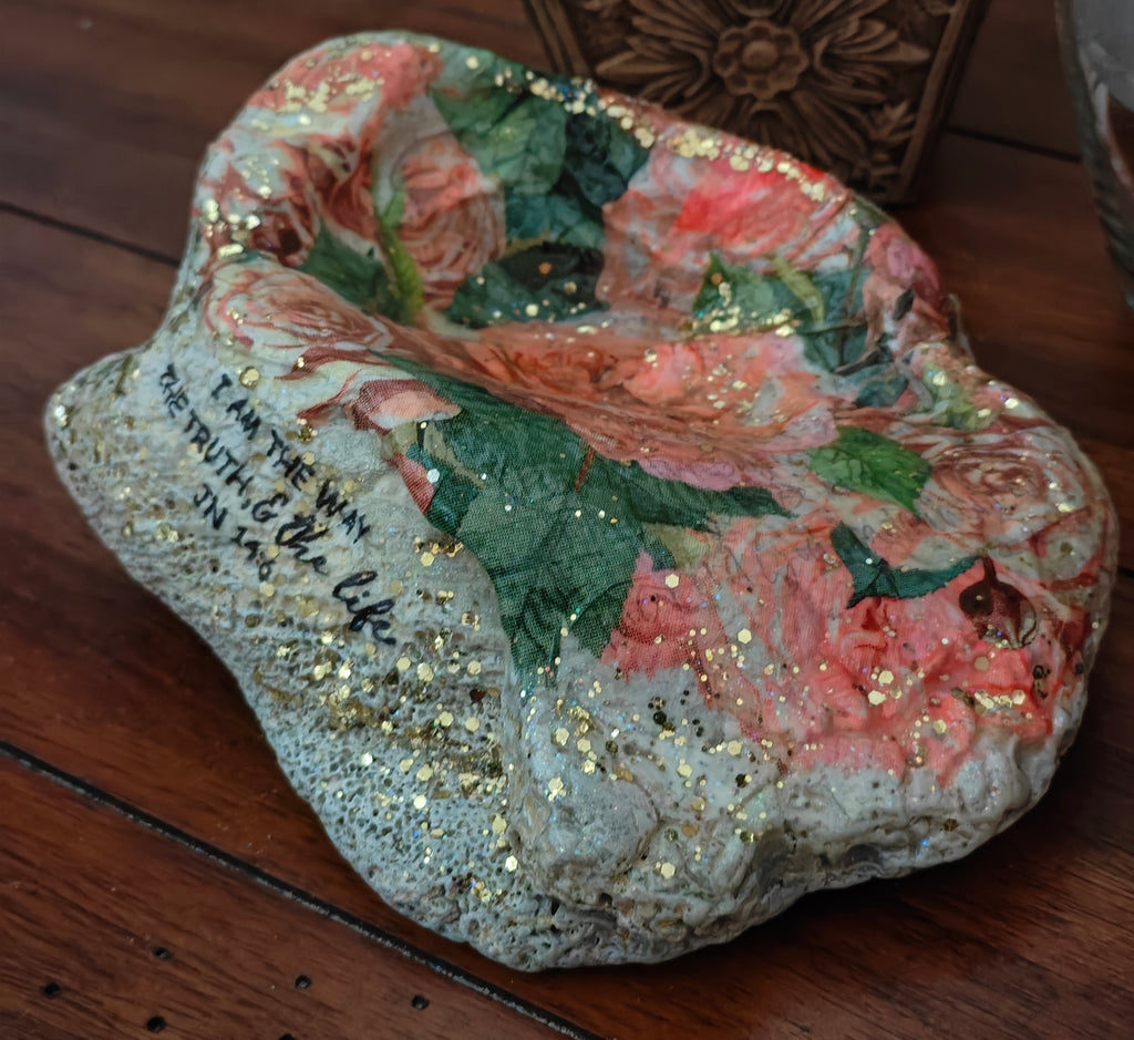 I Am the Way" Bright Floral Shell – Medium Hand-Decorated Scripture Decor
