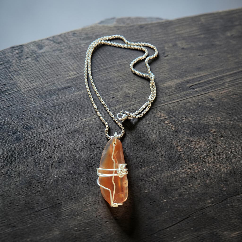 Honey Serenity Wire-Wrapped Pendant – Stainless Steel Chain & Prayer Card Set