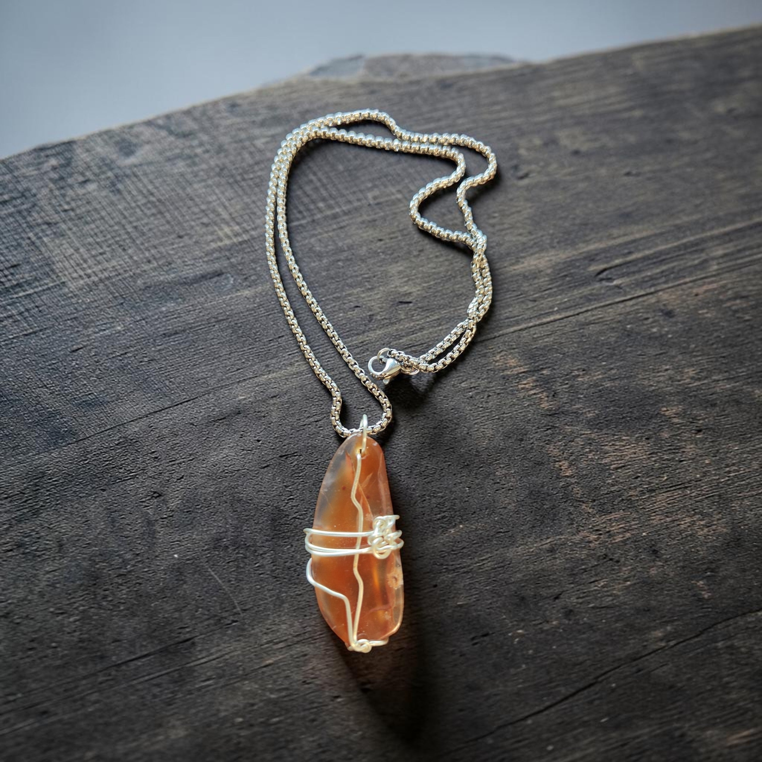 Honey Serenity Wire-Wrapped Pendant – Stainless Steel Chain & Prayer Card Set